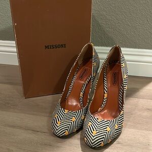 Missoni 4.5” high pumps size 38 made in Italy Brand New